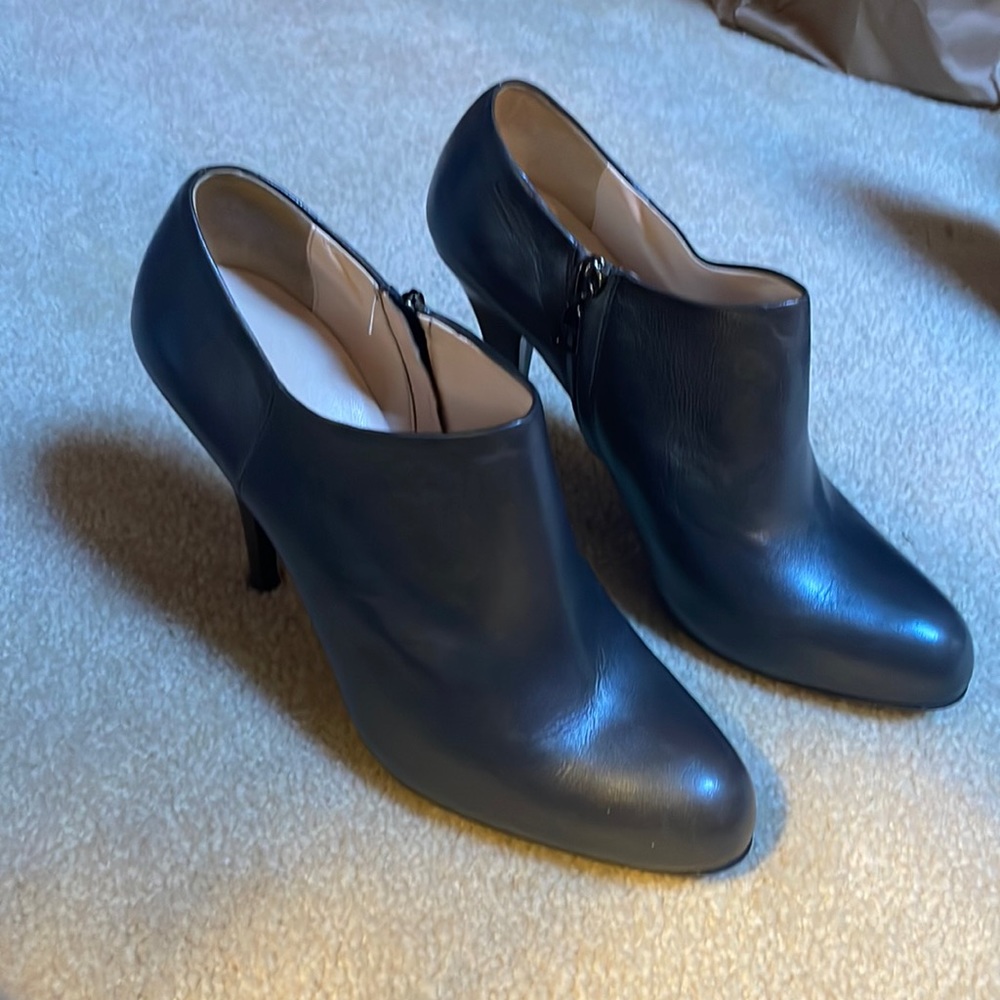 Pewter PRADA Booties VGUC sz 38.5 Gray Charcoal
